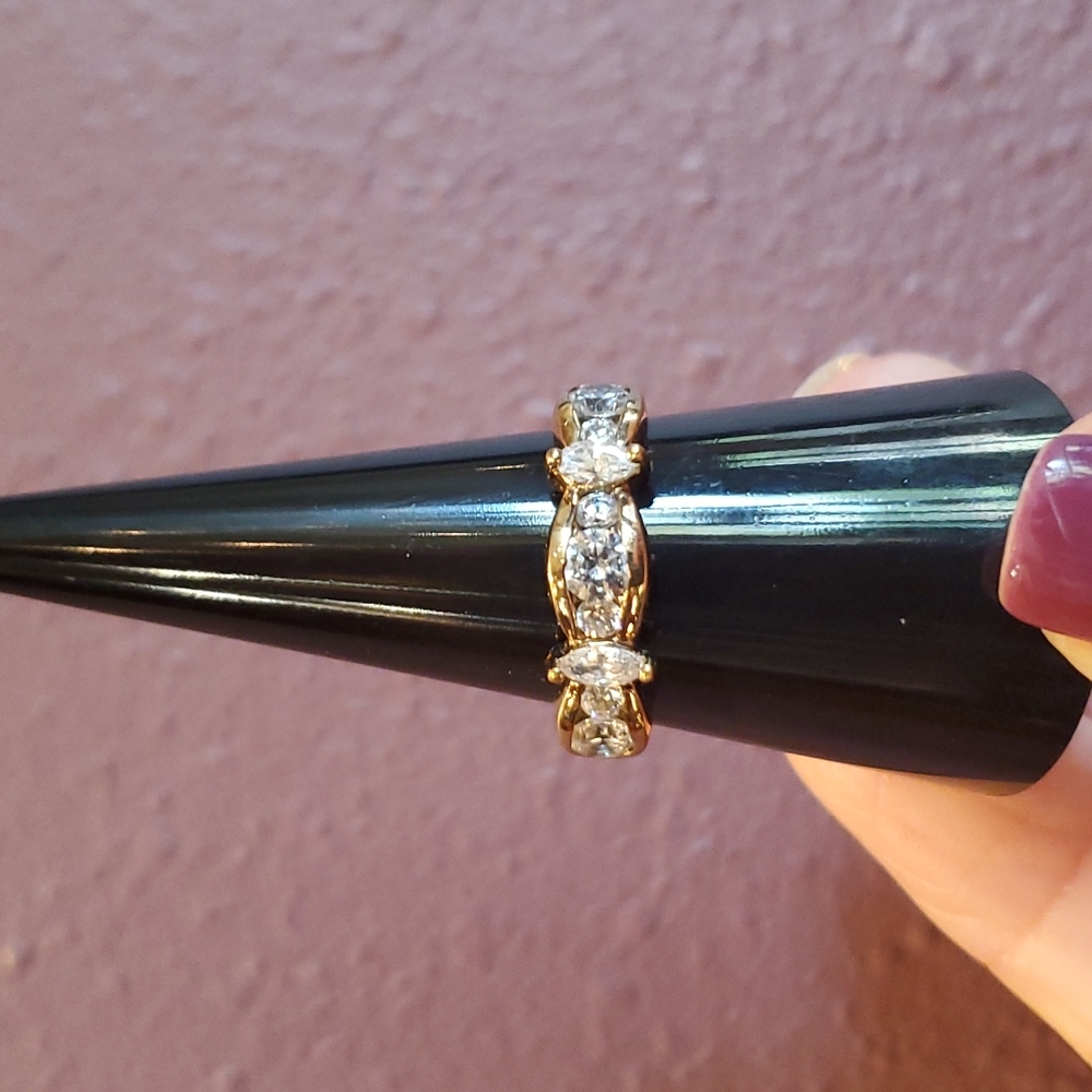 🦋 Ring Gold Plated, Cubic Zirconia, Size 8. Excellent Condition!